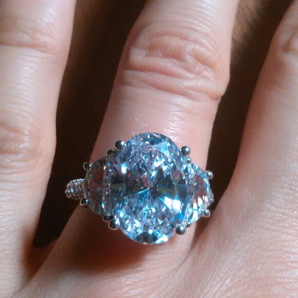 White Cubic Zirconia Sterling Silver Ring (Size 6.75) - Picture 1 of 16